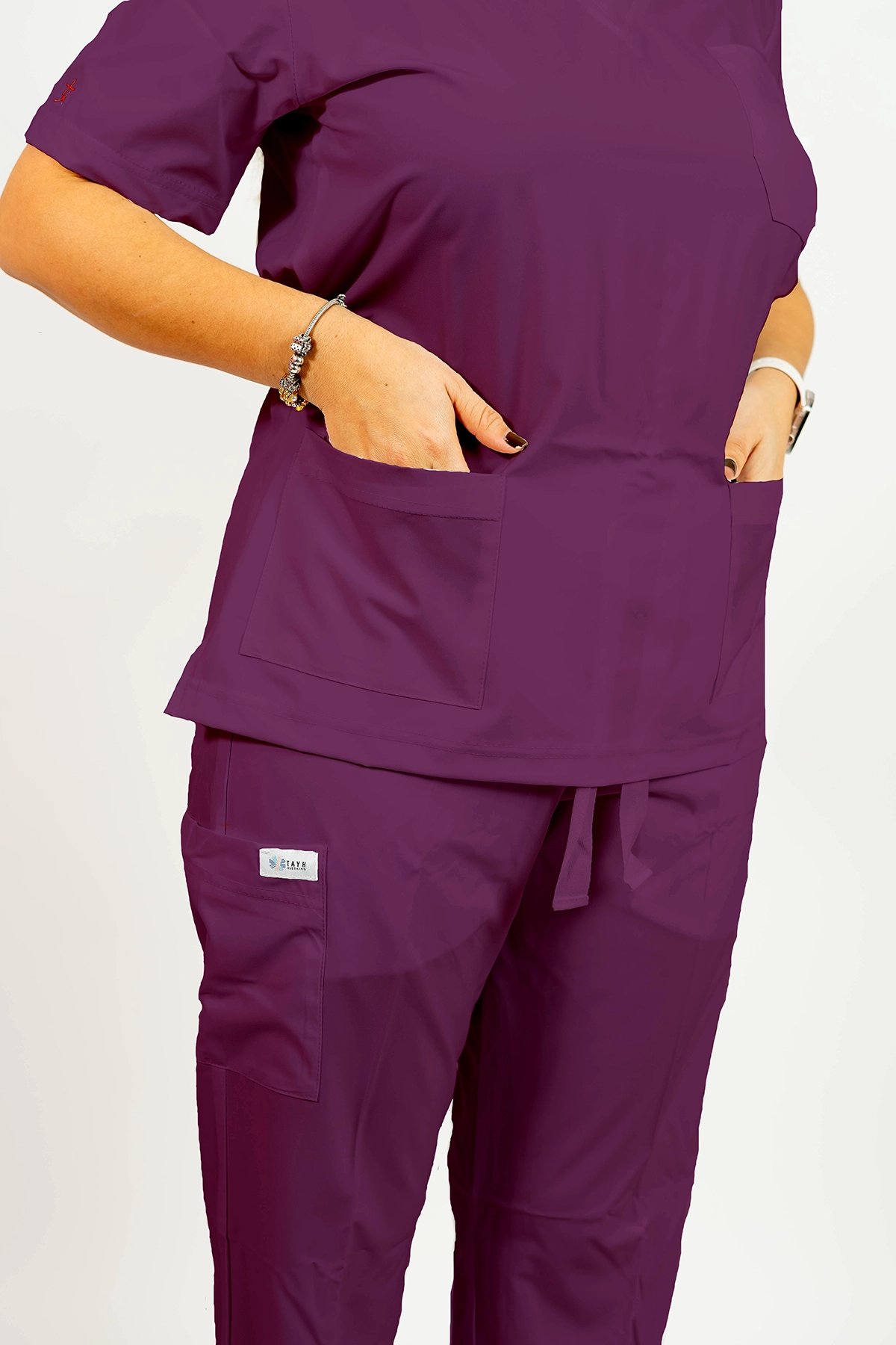 Pantalón <br>Kurashikku <br>Uva